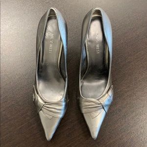 Nine West Pump. Gunmetal Silver. Size 6